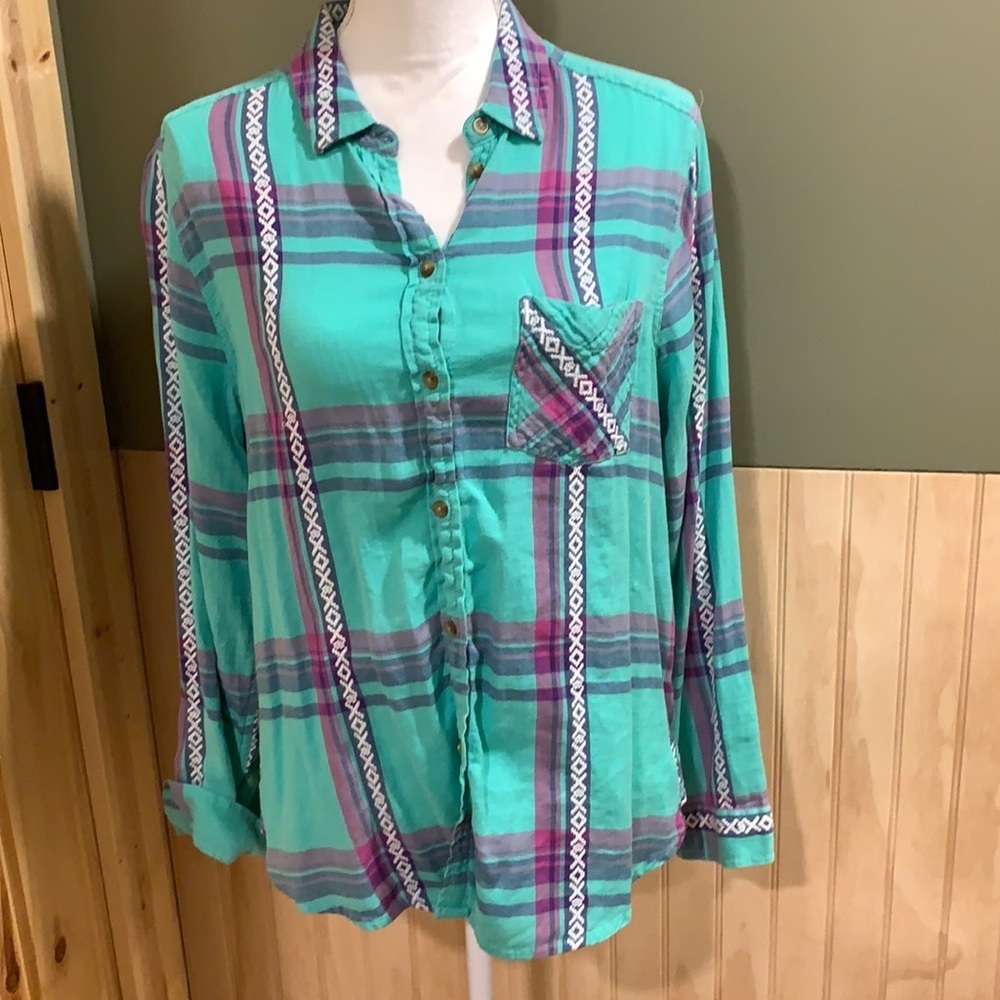 American Eagle Aztec Plaid button up